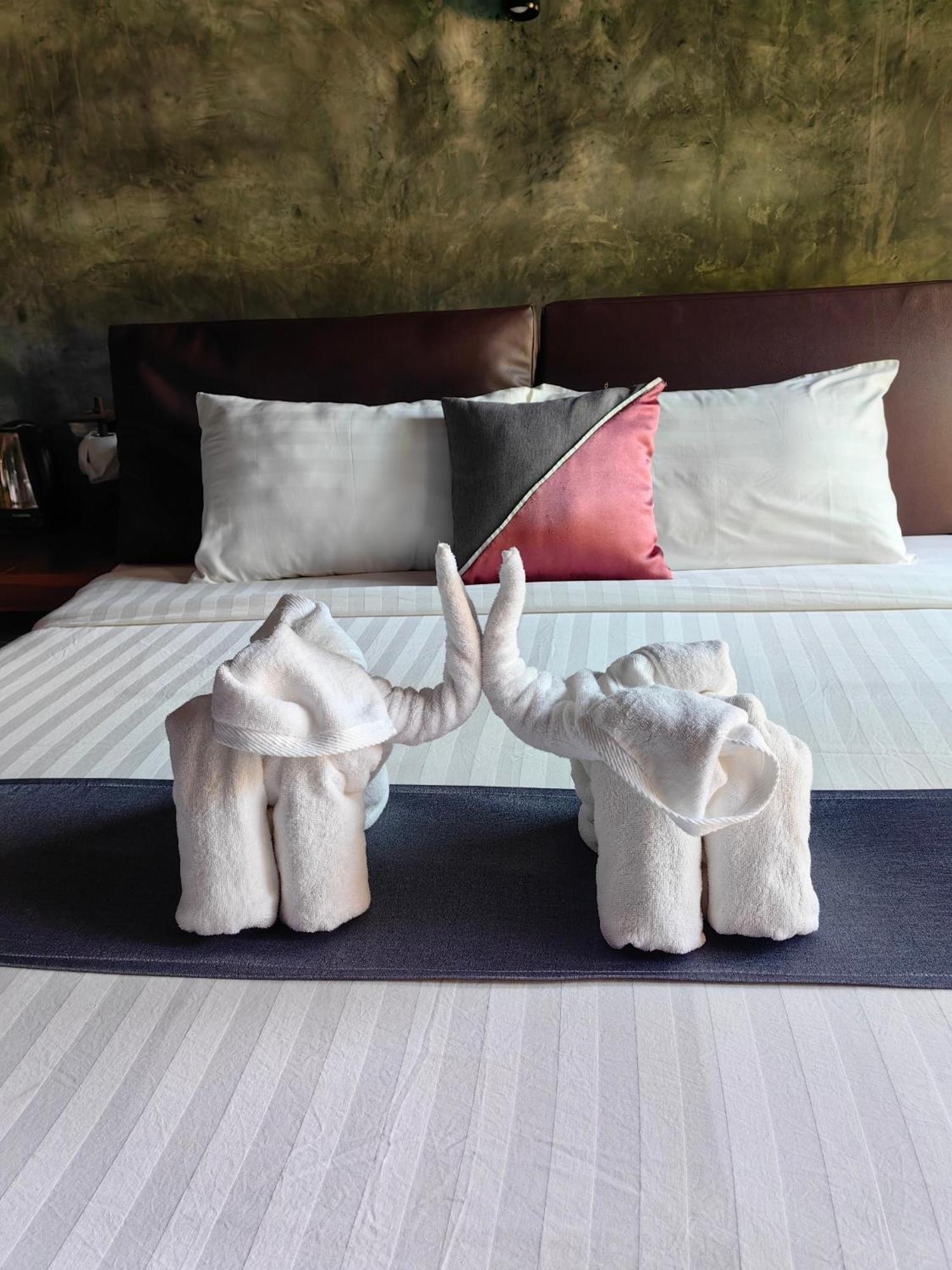 Keeree Loft Resort Thong Pha Phum Exterior photo