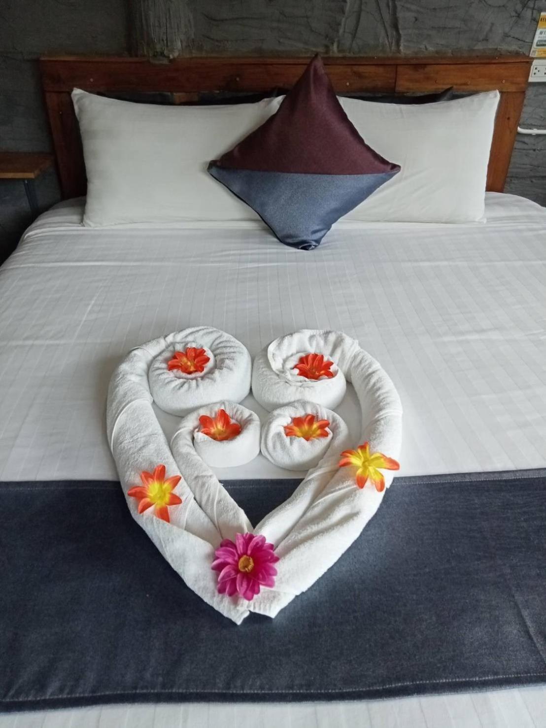 Keeree Loft Resort Thong Pha Phum Exterior photo