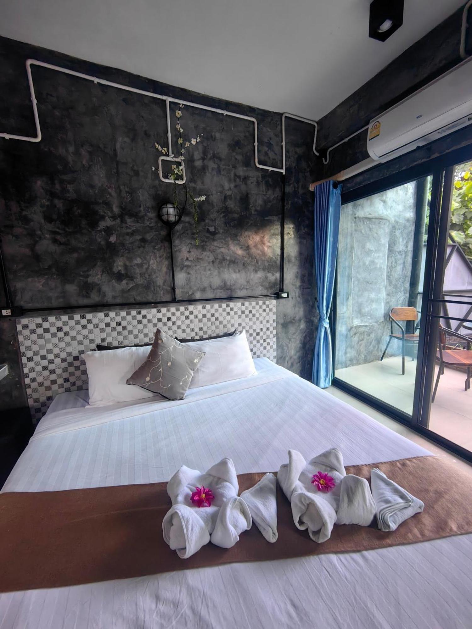 Keeree Loft Resort Thong Pha Phum Exterior photo